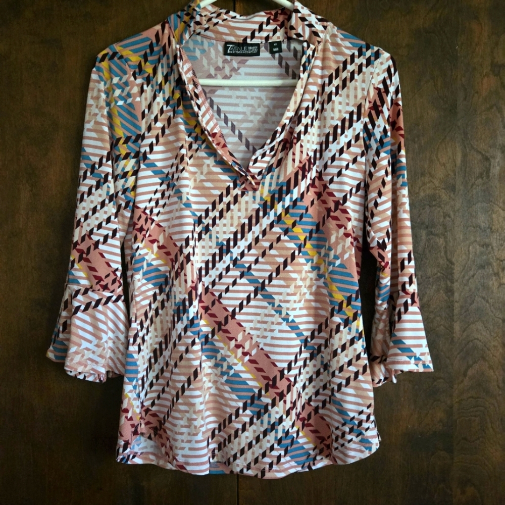 7th Avenue Multicolor Blouse With Bell Cuffs PTP=16"